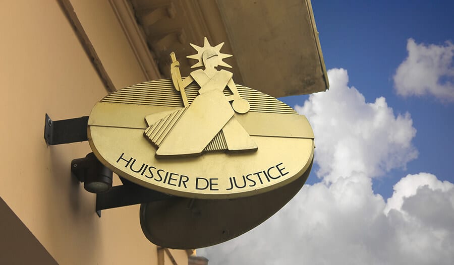 Huissiers de justice et commissaires-priseurs : les nouvelles obligations